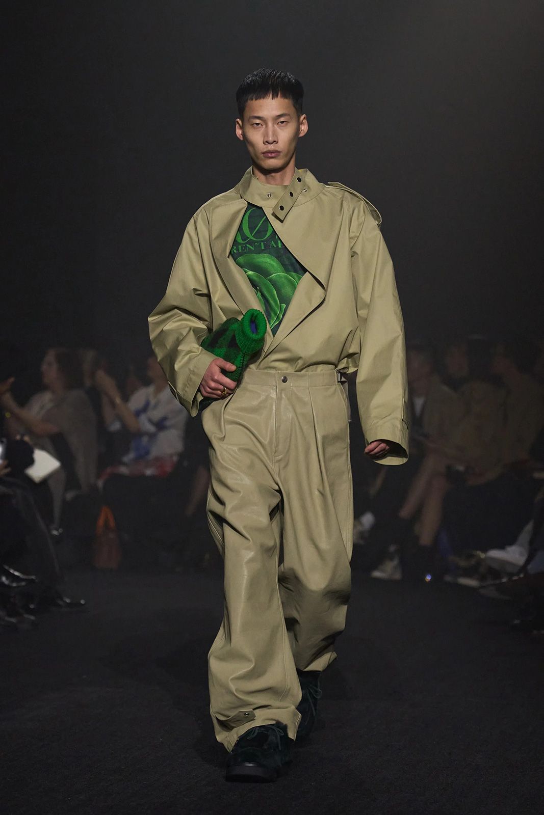 Burberry Fall 2023 Ready to Wear Gorunway 19.jpg