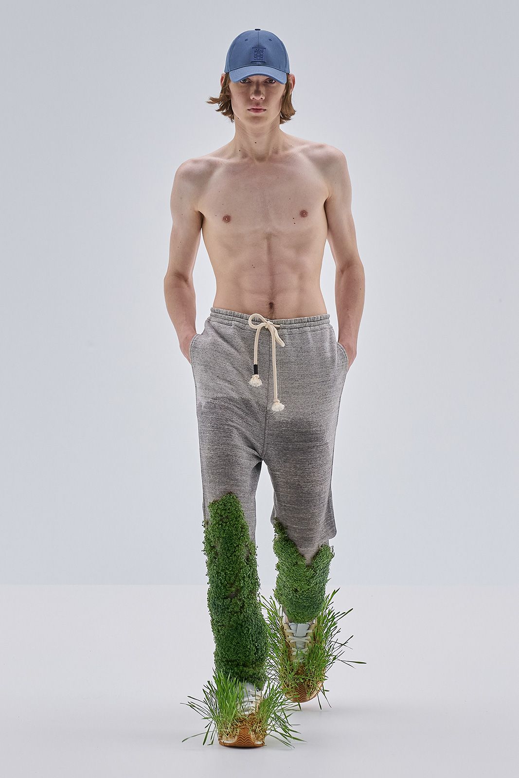 Loewe S S23 Mens Show Runway Look 13 Front Rgb Cropped 2x3 13.jpg
