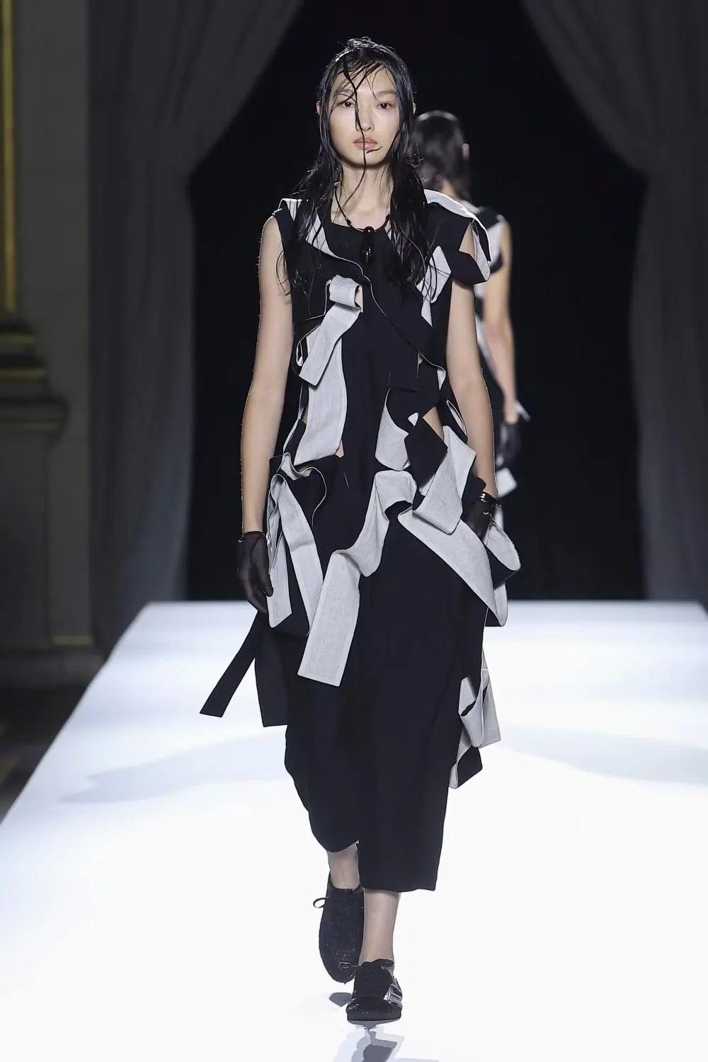 metal-yohji-yamamoto-03.webp