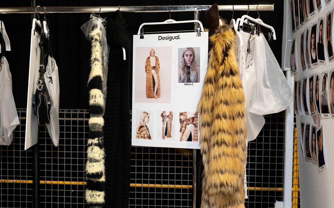 BACKSTAGE_DESIGUAL_STUDIO_FASHION_SHOW_2025_6.jpg