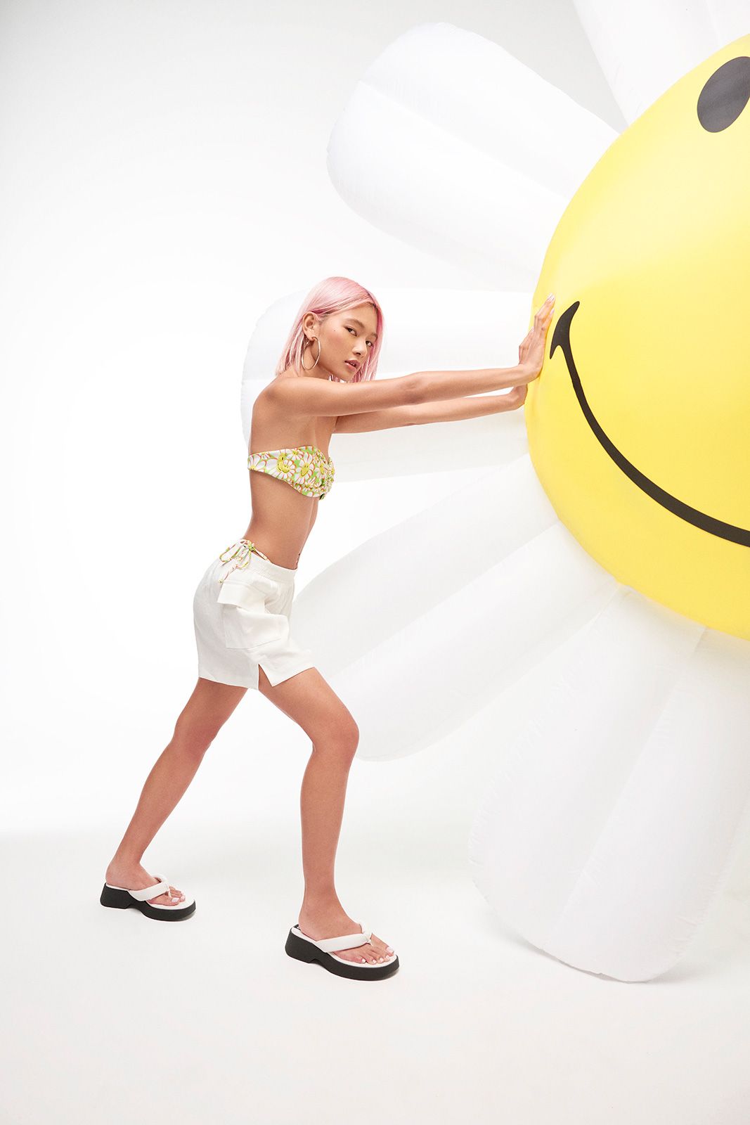 Bershka Teams up With Smiley 11.jpg