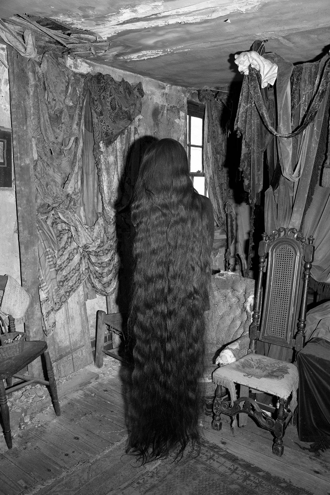 Tereza Zelenkova 03 the Essential Solitude 01 I Am the Sun.jpg