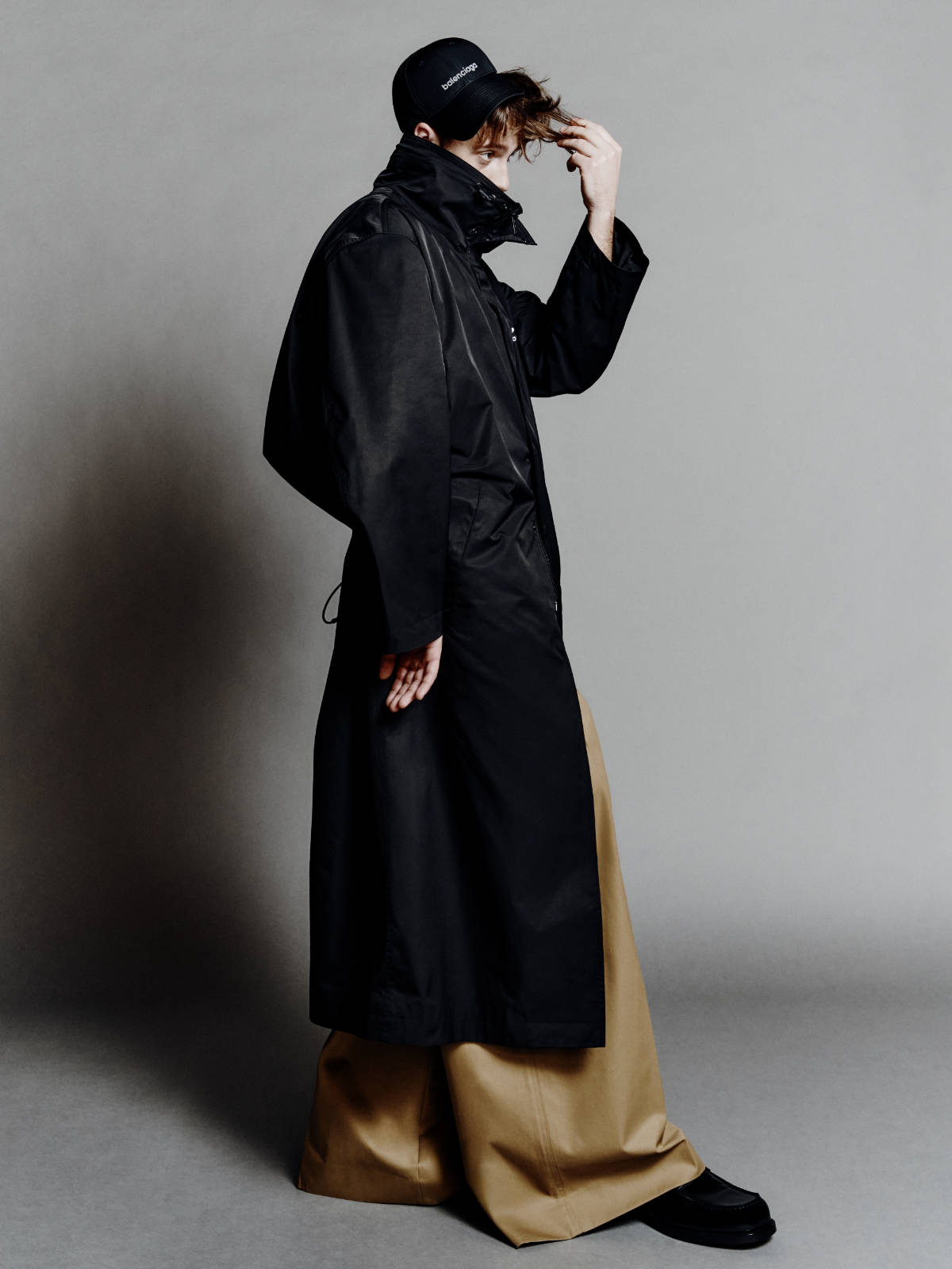 BALENCIAGA-FALL-26_26.jpg