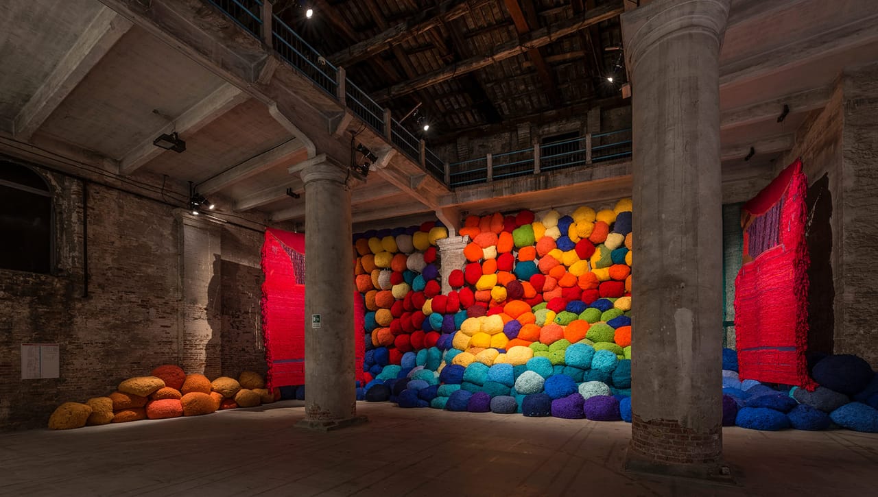 Sheila Hicks Andrea Avezzù.jpg