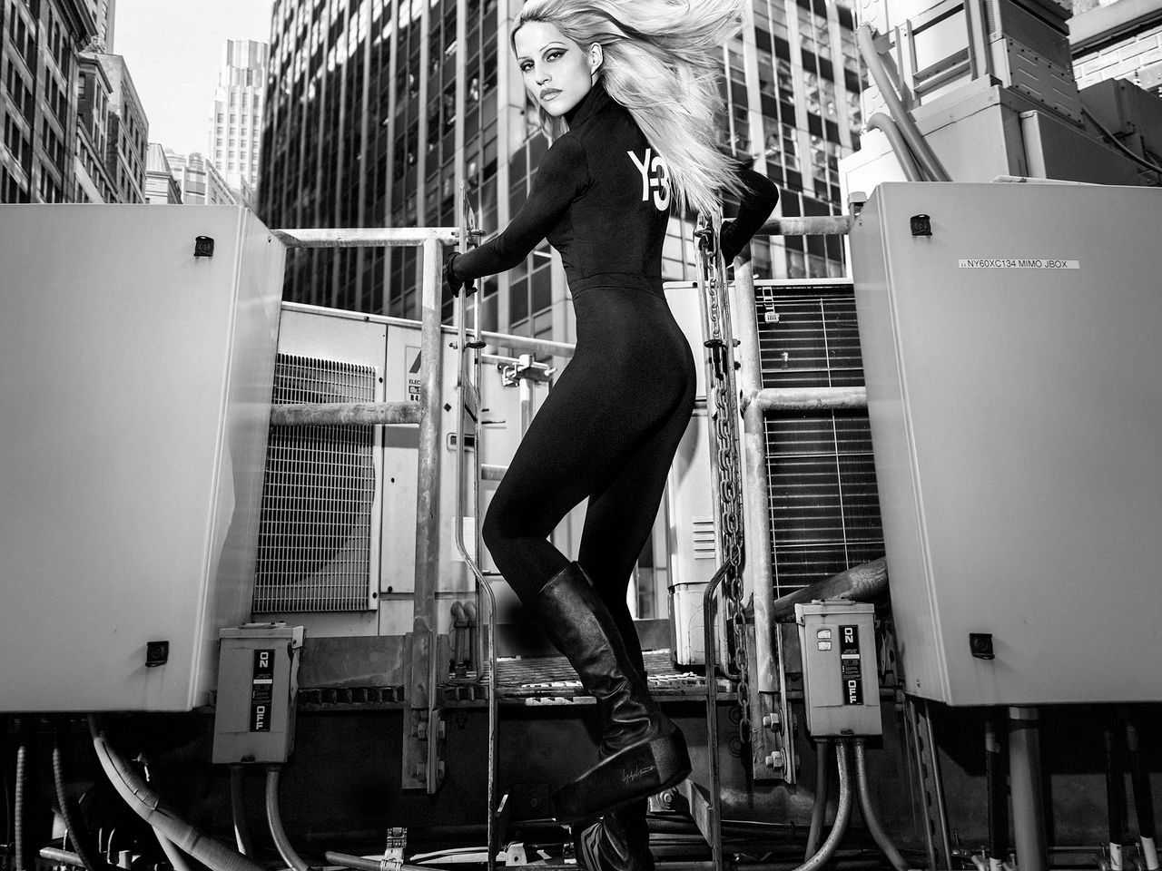 Y-3_FW24_Campaign_1.jpg