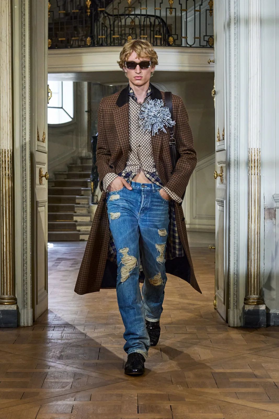 metal-dior-s-s-2027-menswear-12.webp