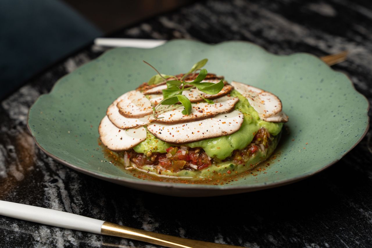 Ceviche-de-enokis-y-shimejis-con-hortalizar-y-guacamole.2.jpg