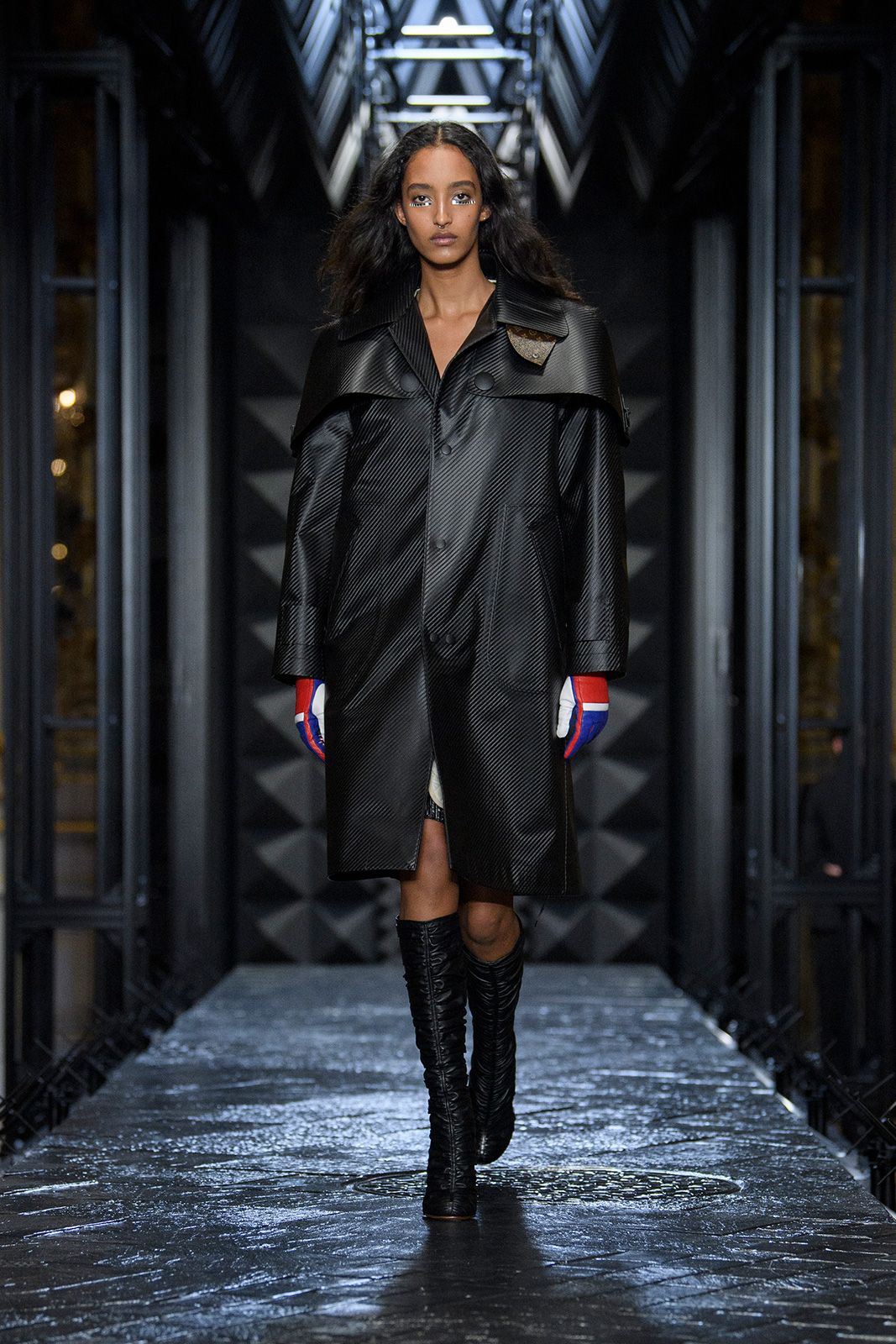 Louis Vuitton F W2324 Look 33.jpg