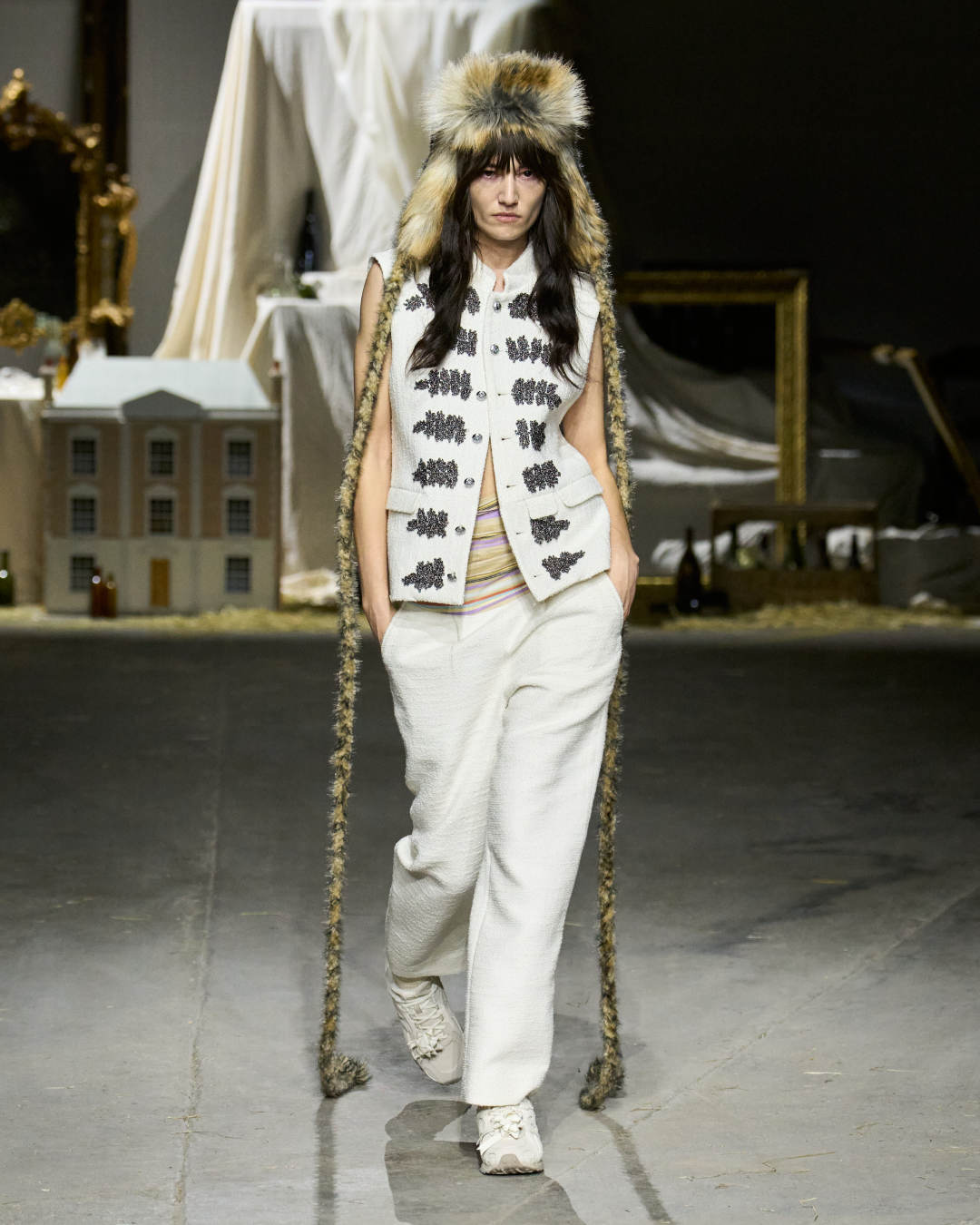 Oscar Oyuang F26 Look 13.jpg