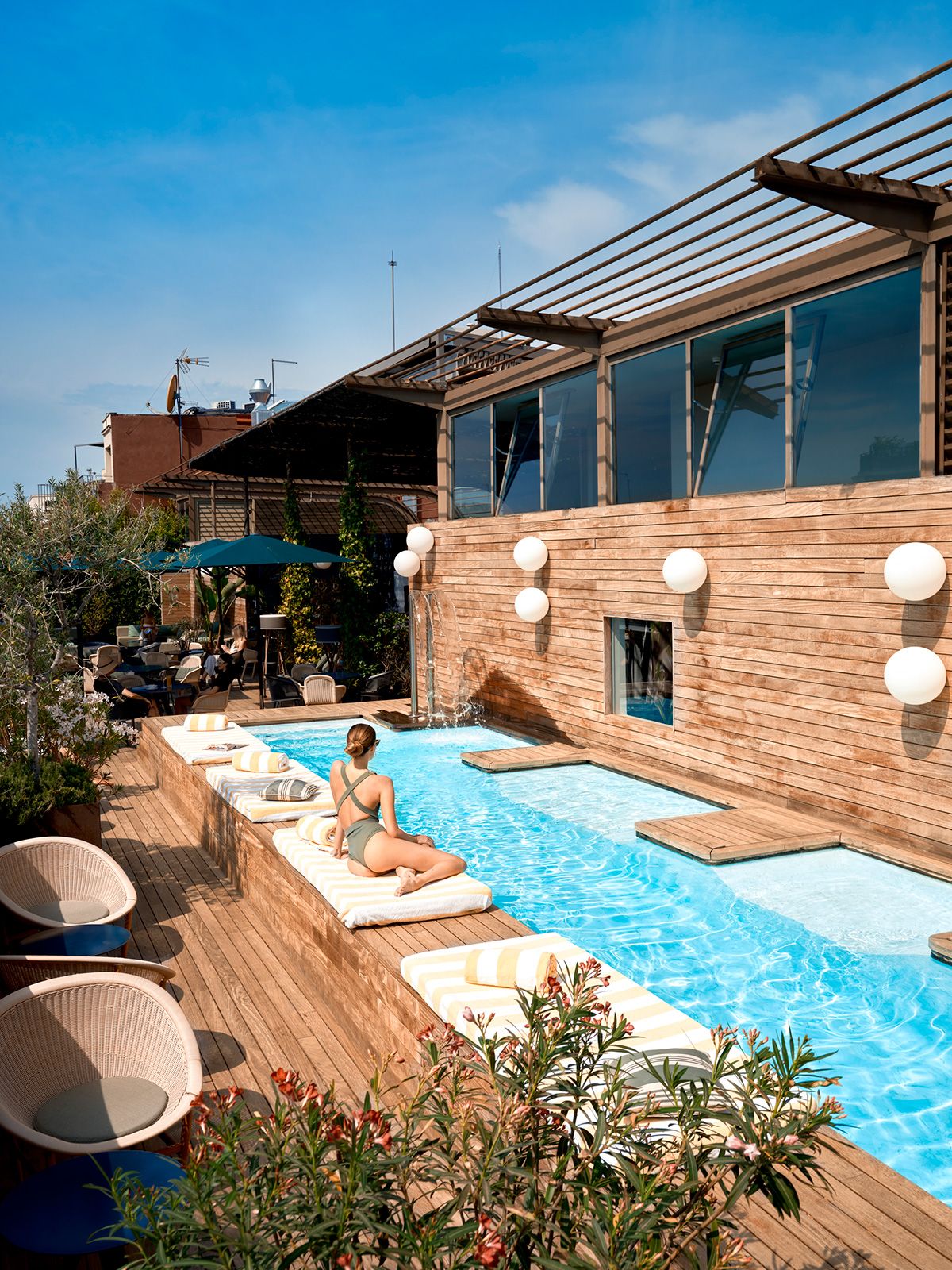 The Sircle Top Select Pool1464.jpg