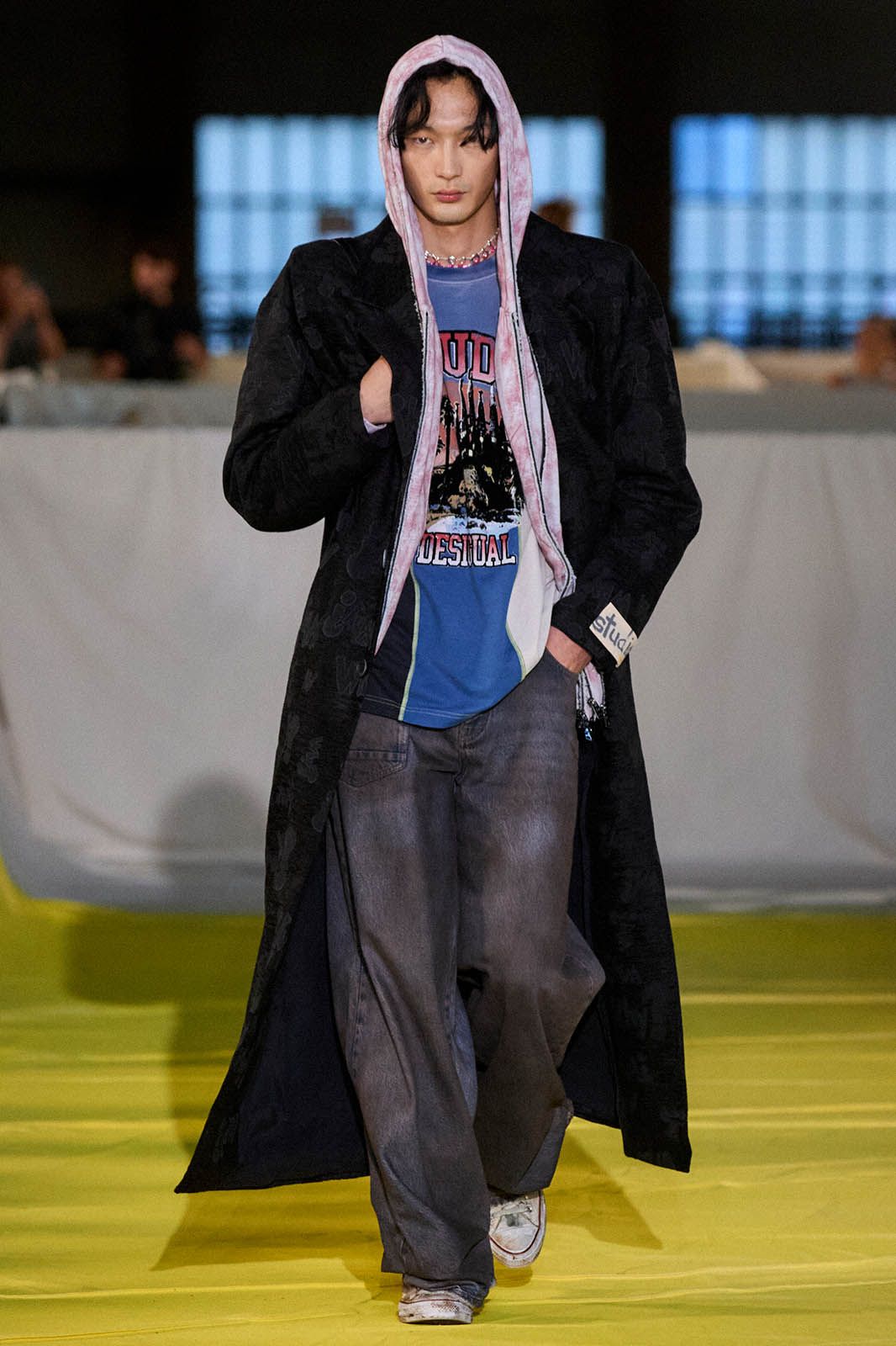 RUNWAY_LOOK_22_DESIGUAL_STUDIO_FASHION_SHOW_2025_3.jpg