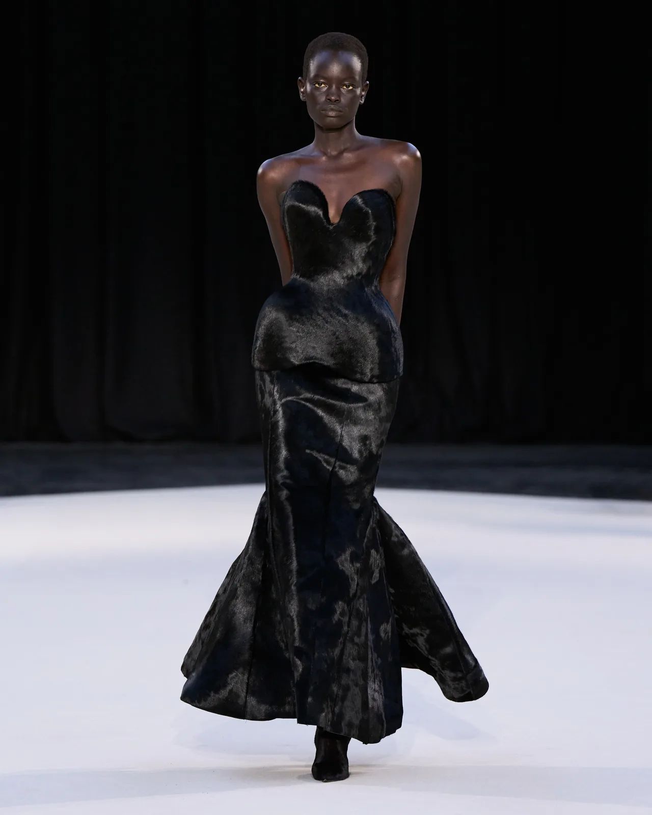 metal-ashi-studio-18.webp
