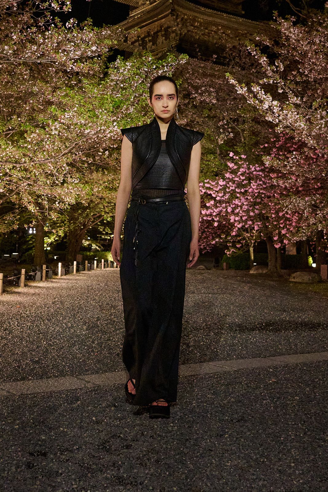 DIOR_W_RTW_FALL25_KYOTO_LOOK_25.jpg