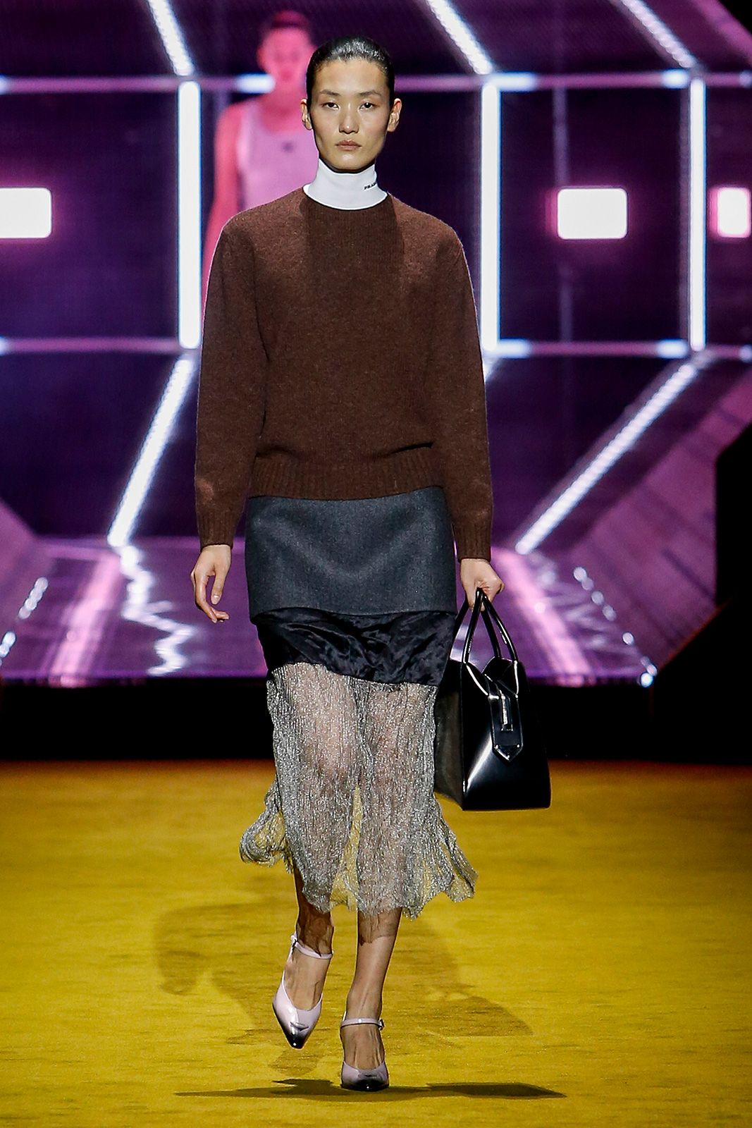 04 Prada Donna F W22.jpg