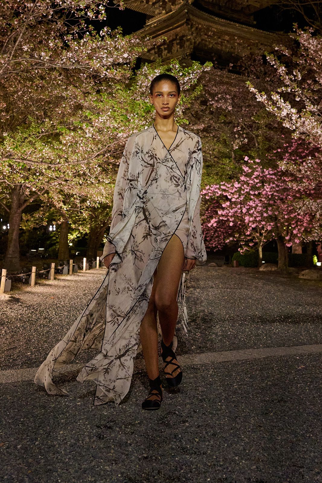 DIOR_W_RTW_FALL25_KYOTO_LOOK_27.jpg