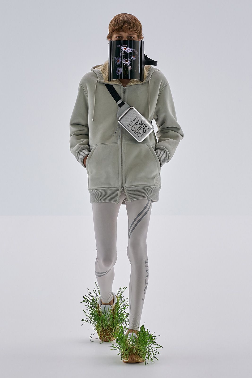 Loewe S S23 Mens Show Runway Look 10 Front Rgb Cropped 2x3 10.jpg