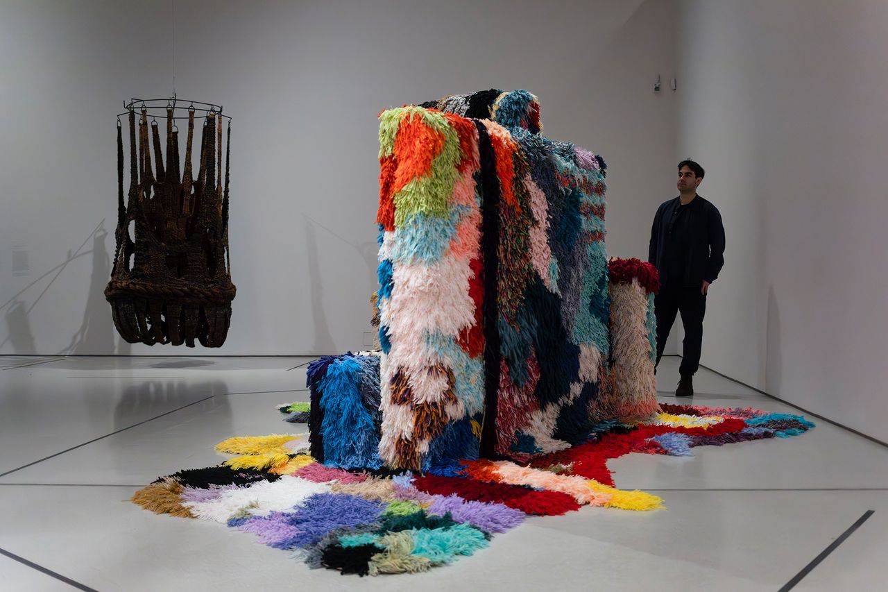 Unravel-The-Power-of-Textiles-in-Art_8.jpg