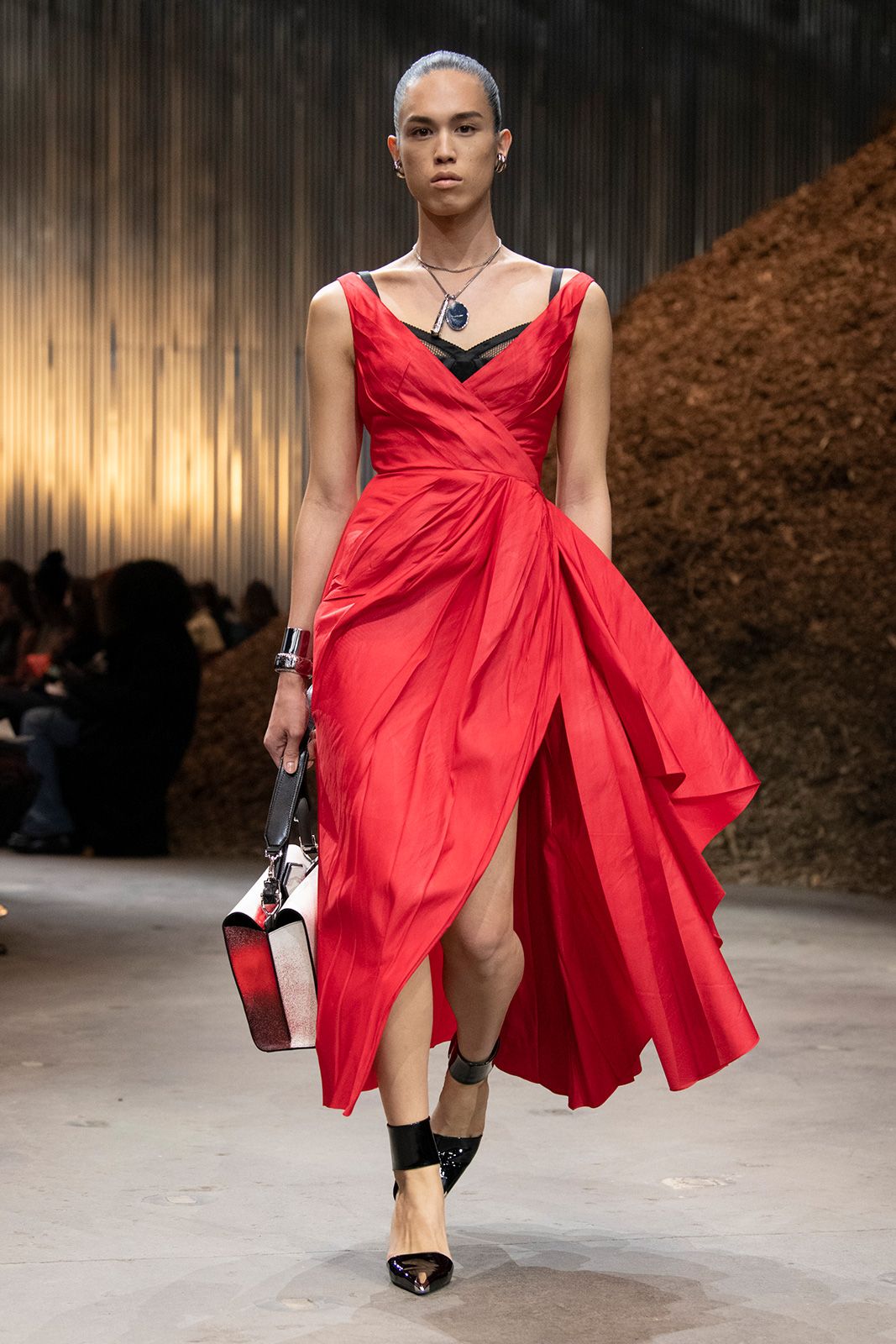 Alexander Mc Queen Fw 2022 Metalmagazine 18.jpg