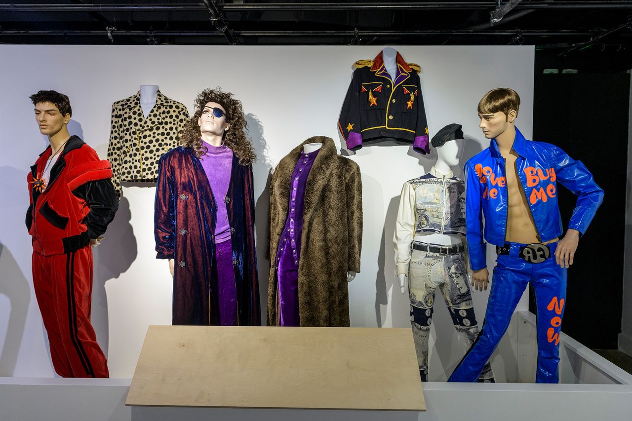 Outlaws-Fashion-and-Textile-Museum_5.jpg