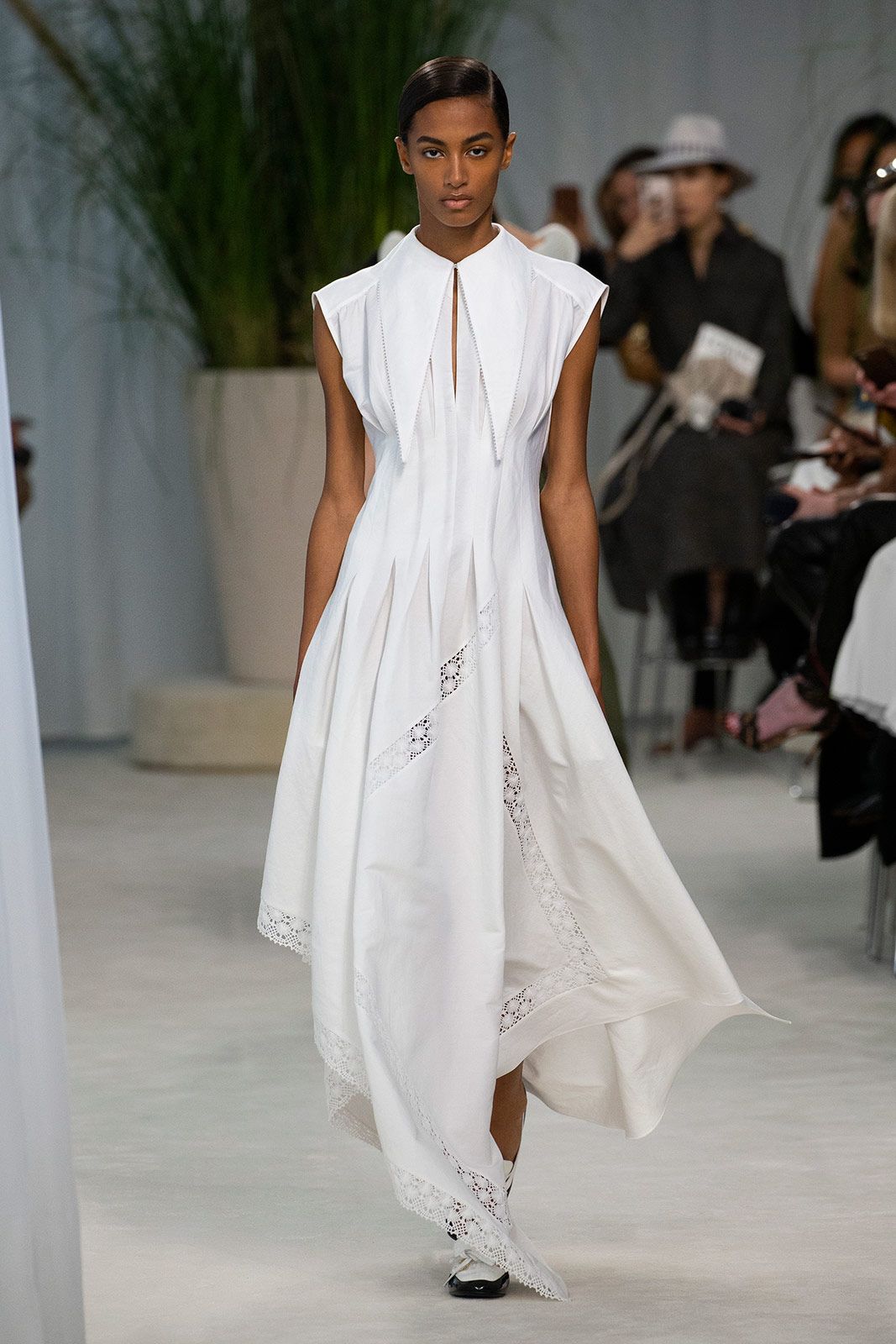 Loewe Women S S20 Look 32.jpg