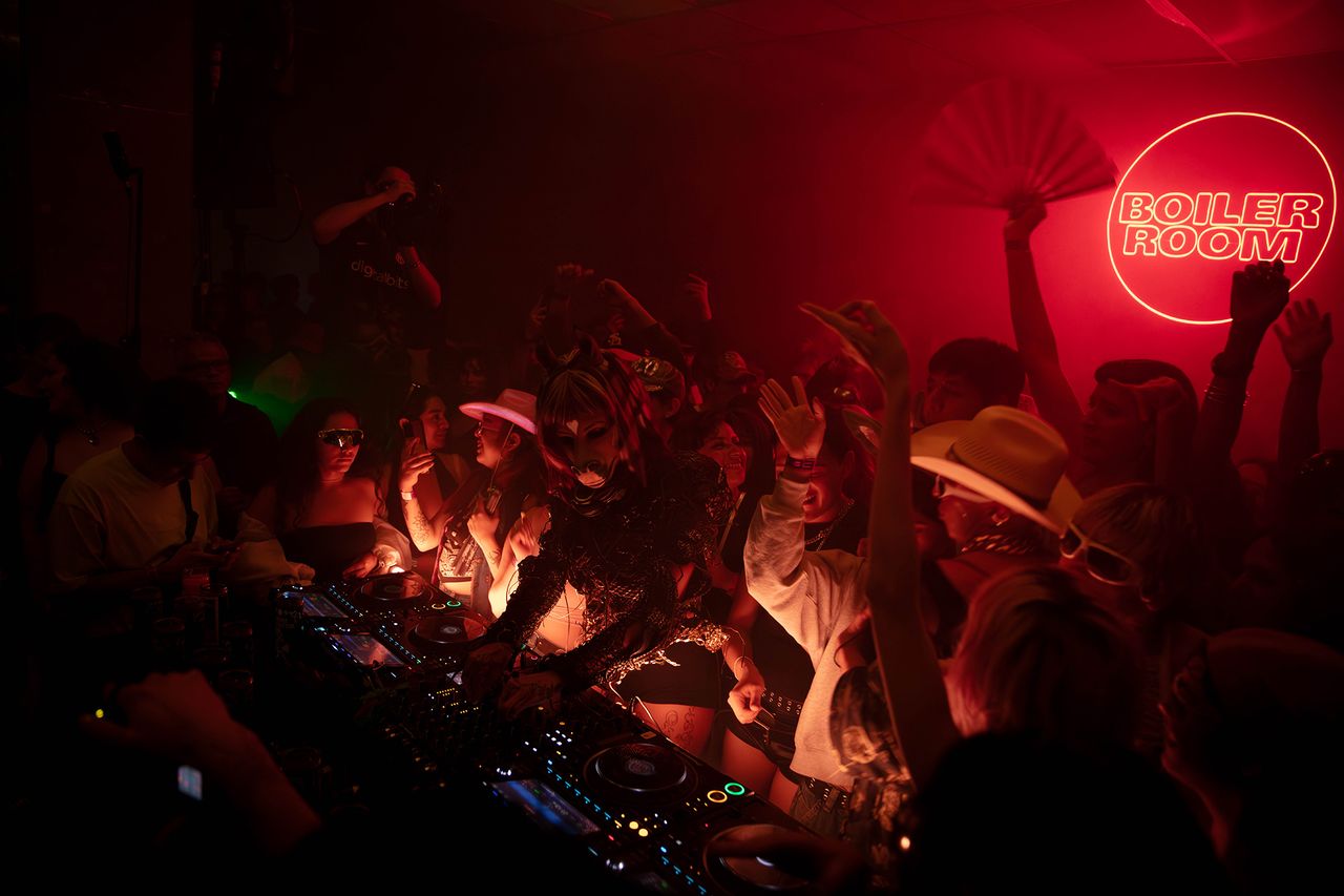 Boiler_Room_Mexico_2.jpg
