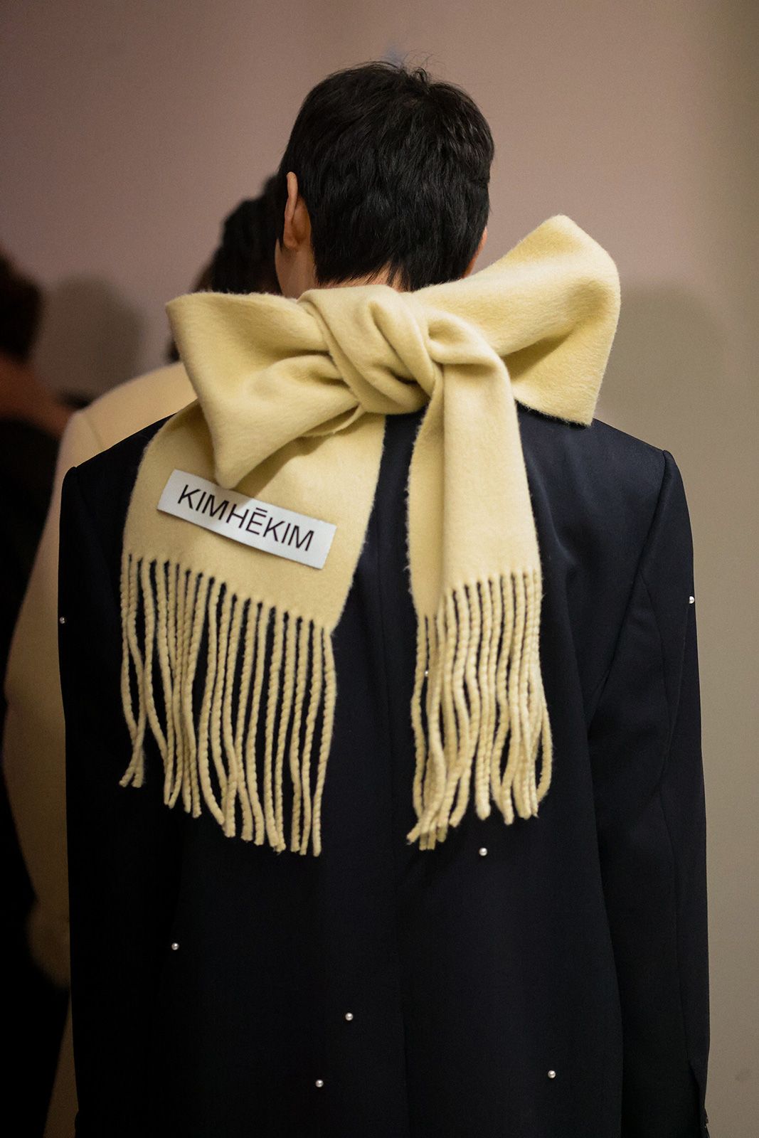 fw024-backstage-at-kiminte-kimhekim-104.jpg