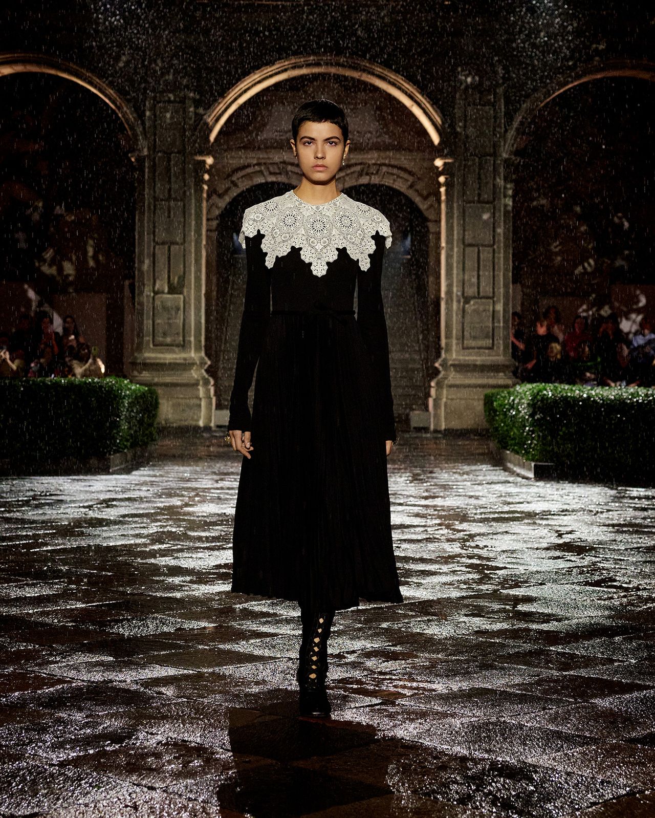 Dior Cruise 2024 2.jpg