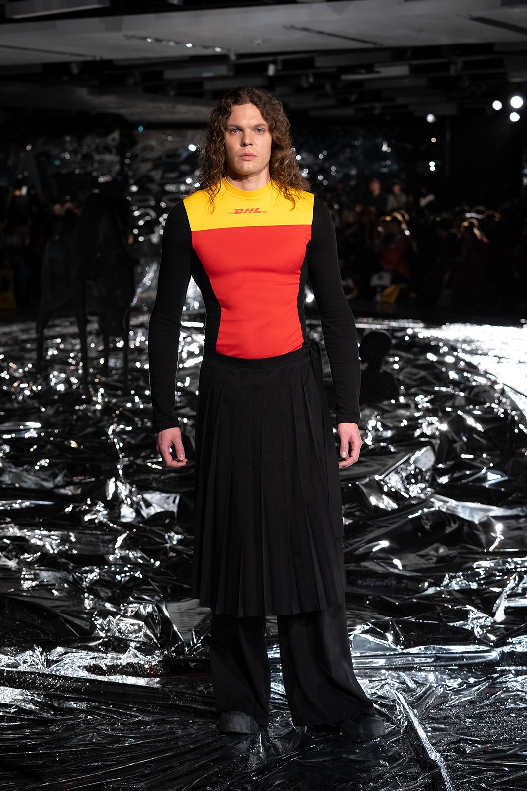 18_HADERLUMP_AW24_Runway_by-Moritz-Högemann.jpg