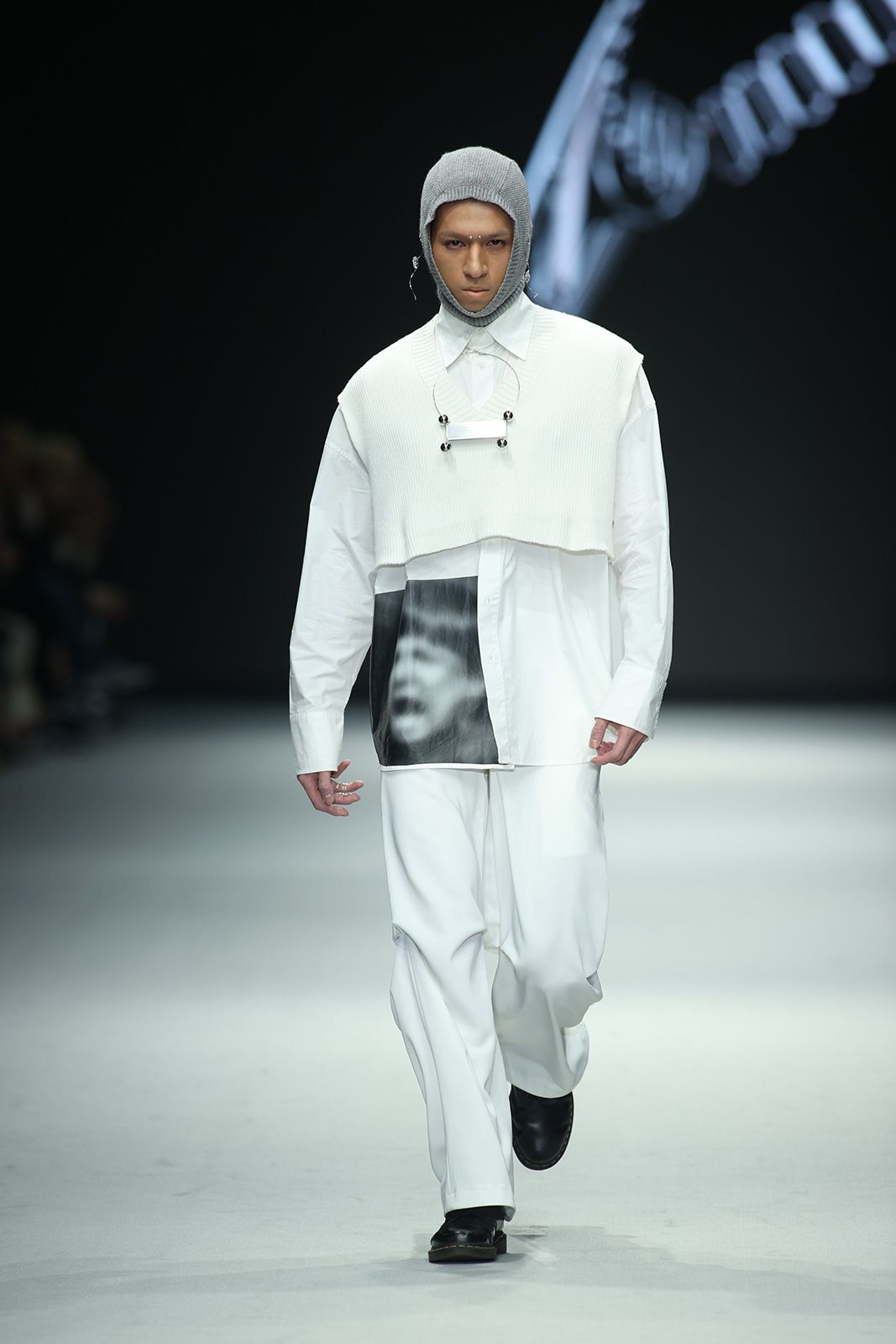 A W23 Zeit X Chow Des Homm E9.jpg