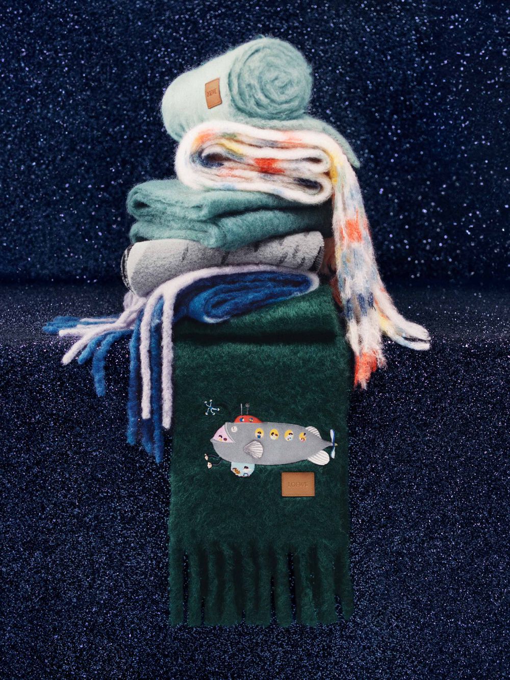 LOEWE_SS25_PRECO_GIFTING_CAMPAIGN_SUNA_FUJITA_RGB_CROPPED_2250X3000_8.jpg