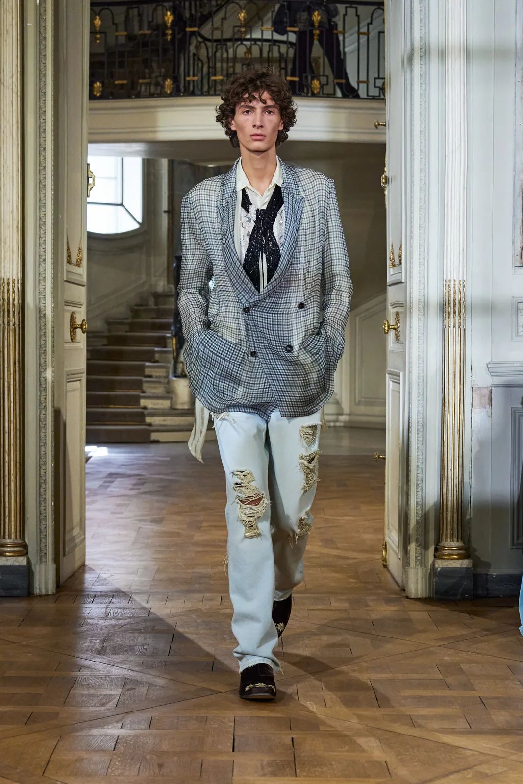 metal-dior-s-s-2027-menswear-04.webp