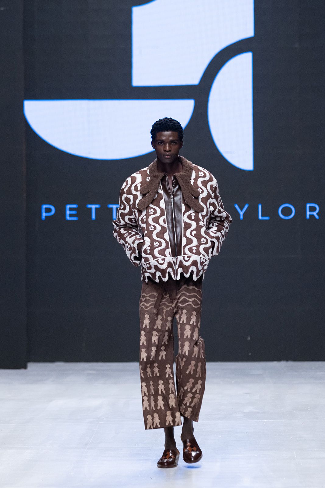pettretaylor_4.jpg