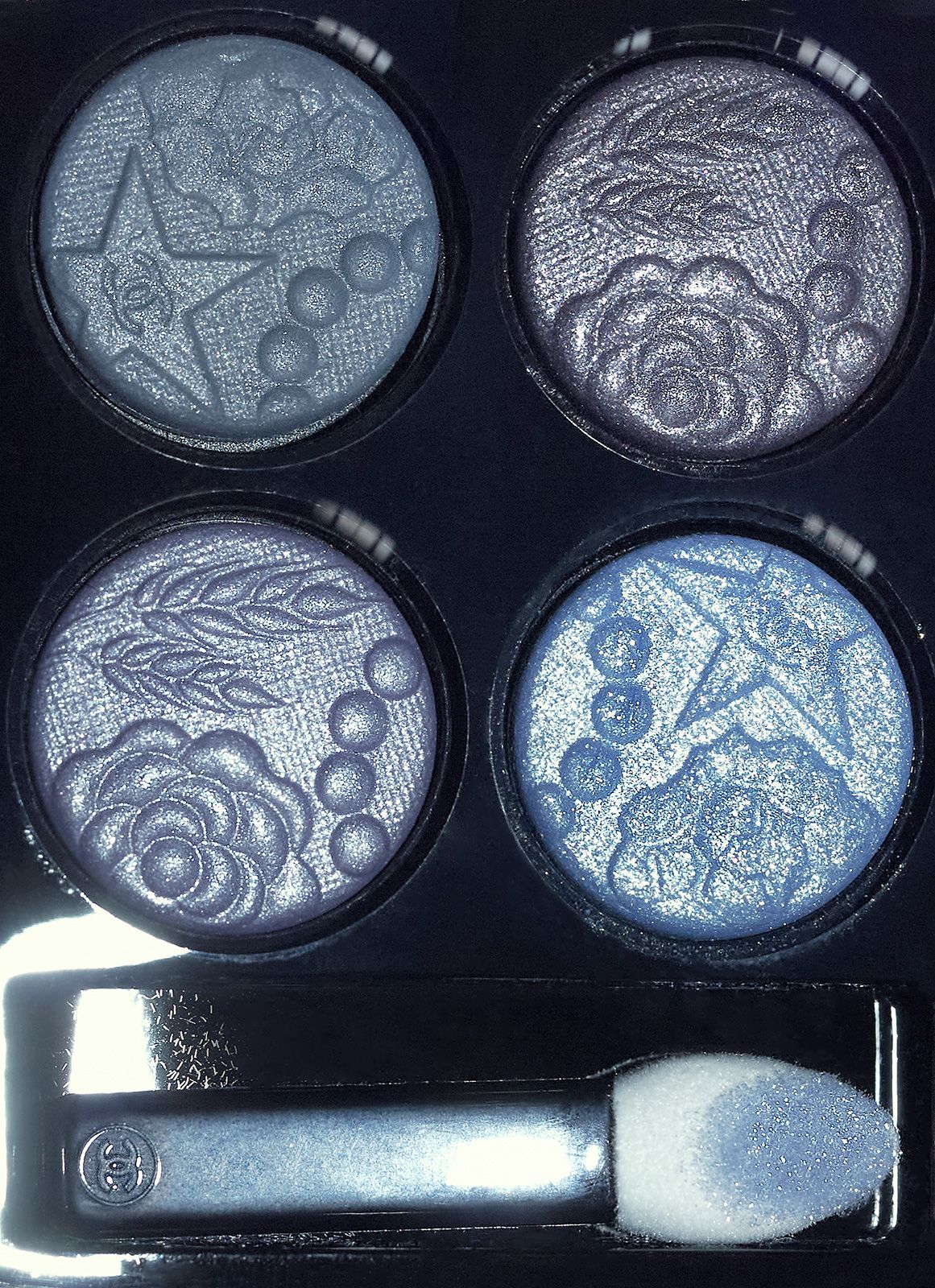 METAL-53-Chanel-Beauty-3.jpg
