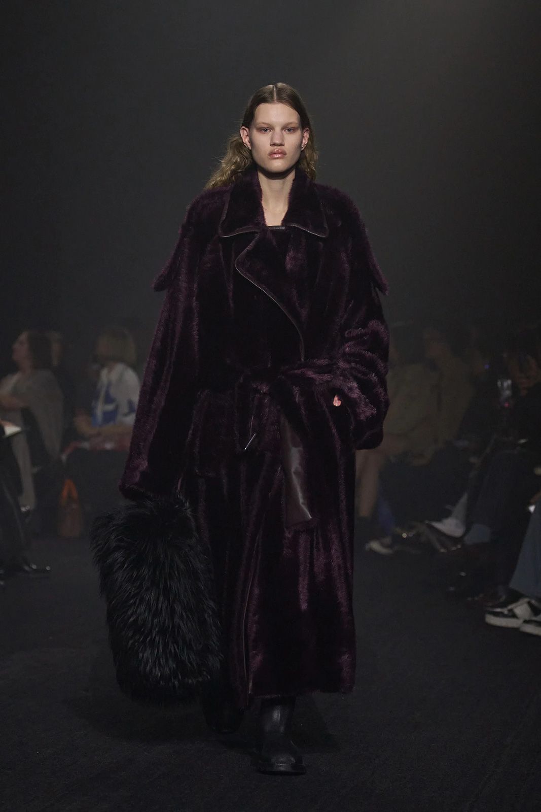 Burberry Fall 2023 Ready to Wear Gorunway 10.jpg