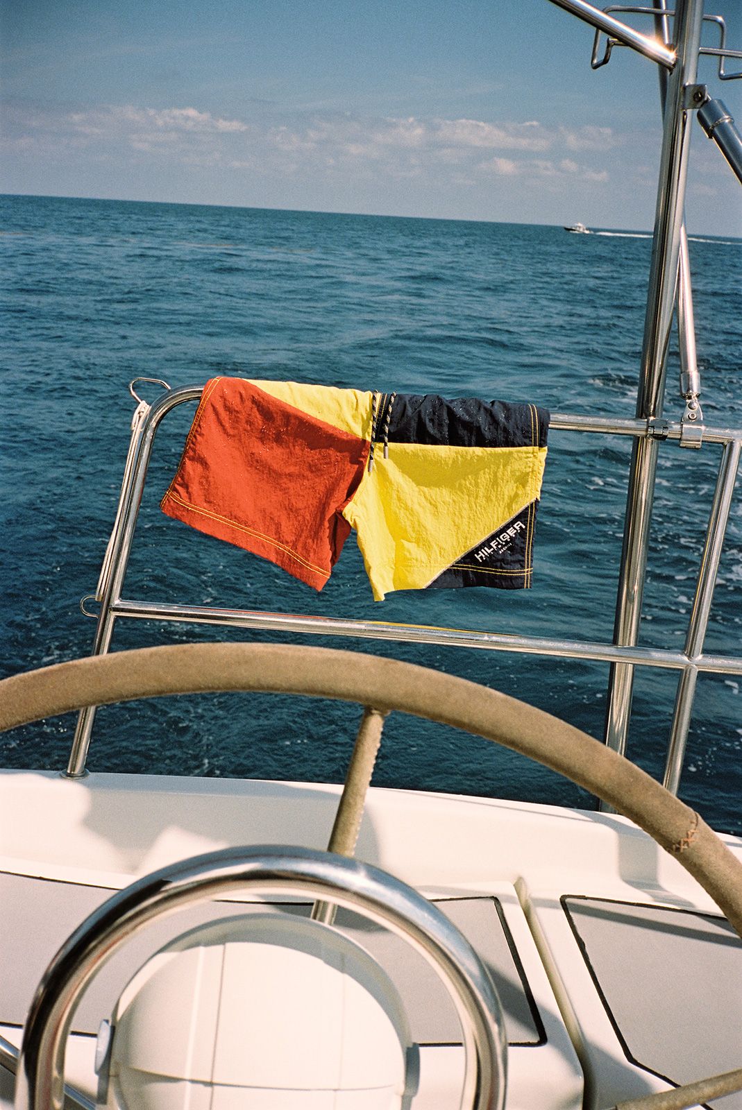 SP25_Hilfiger-Sailing_Menswear-key-look-2_environmental-2_300_39L.jpg