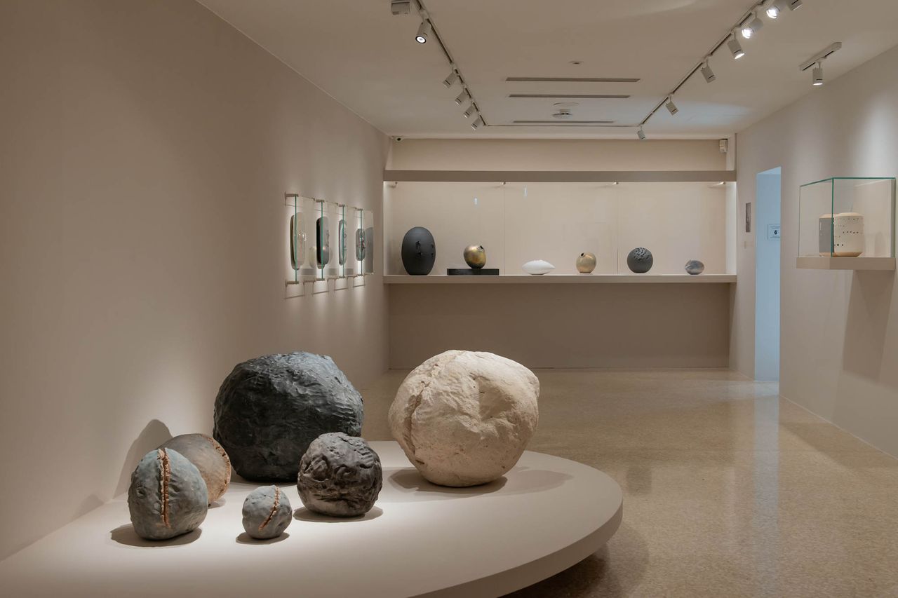 TheCeramicsofLucioFontana _4.jpg