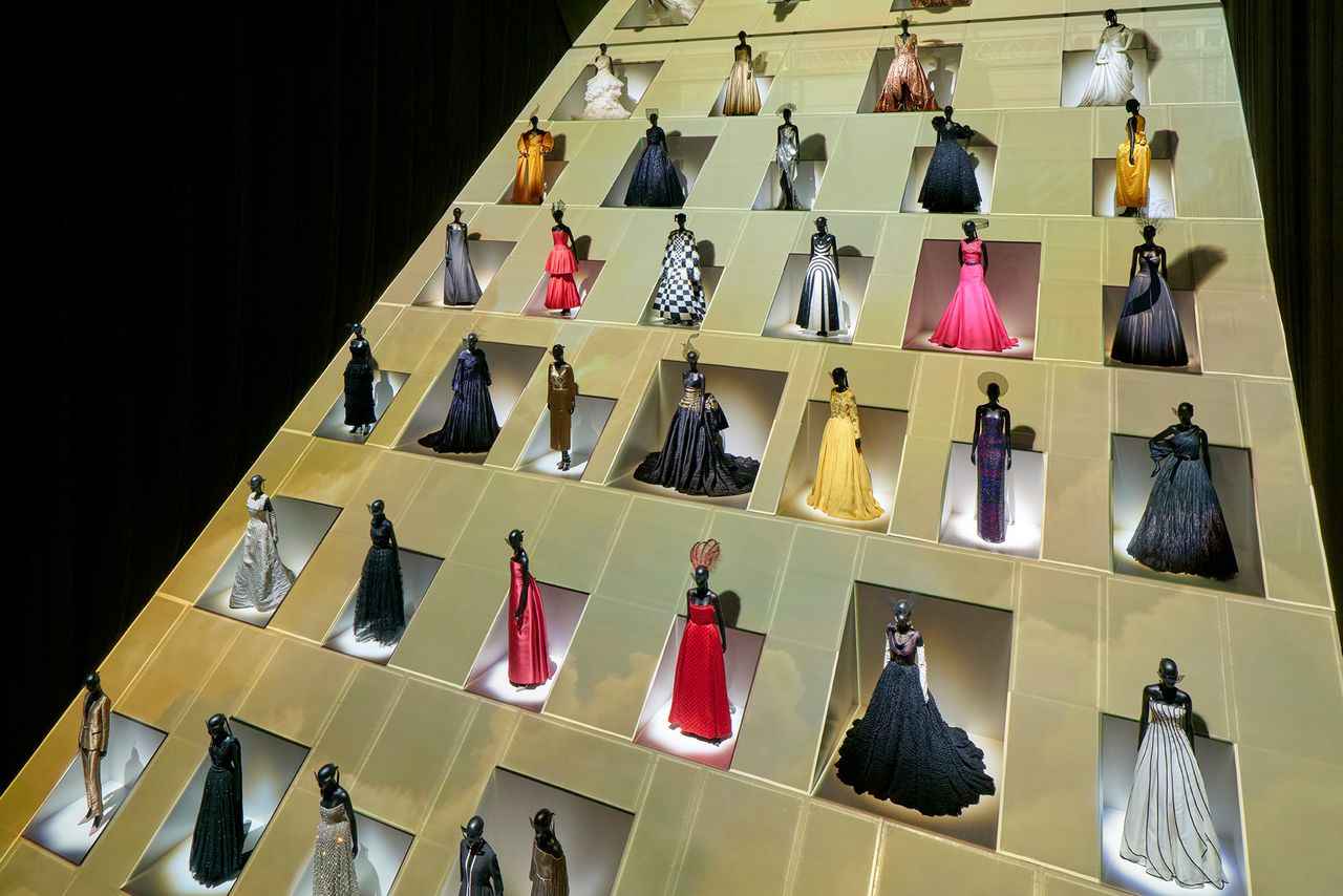 Dior Designer of Dreams   Tokyo  Japan © Daici Ano30.jpg