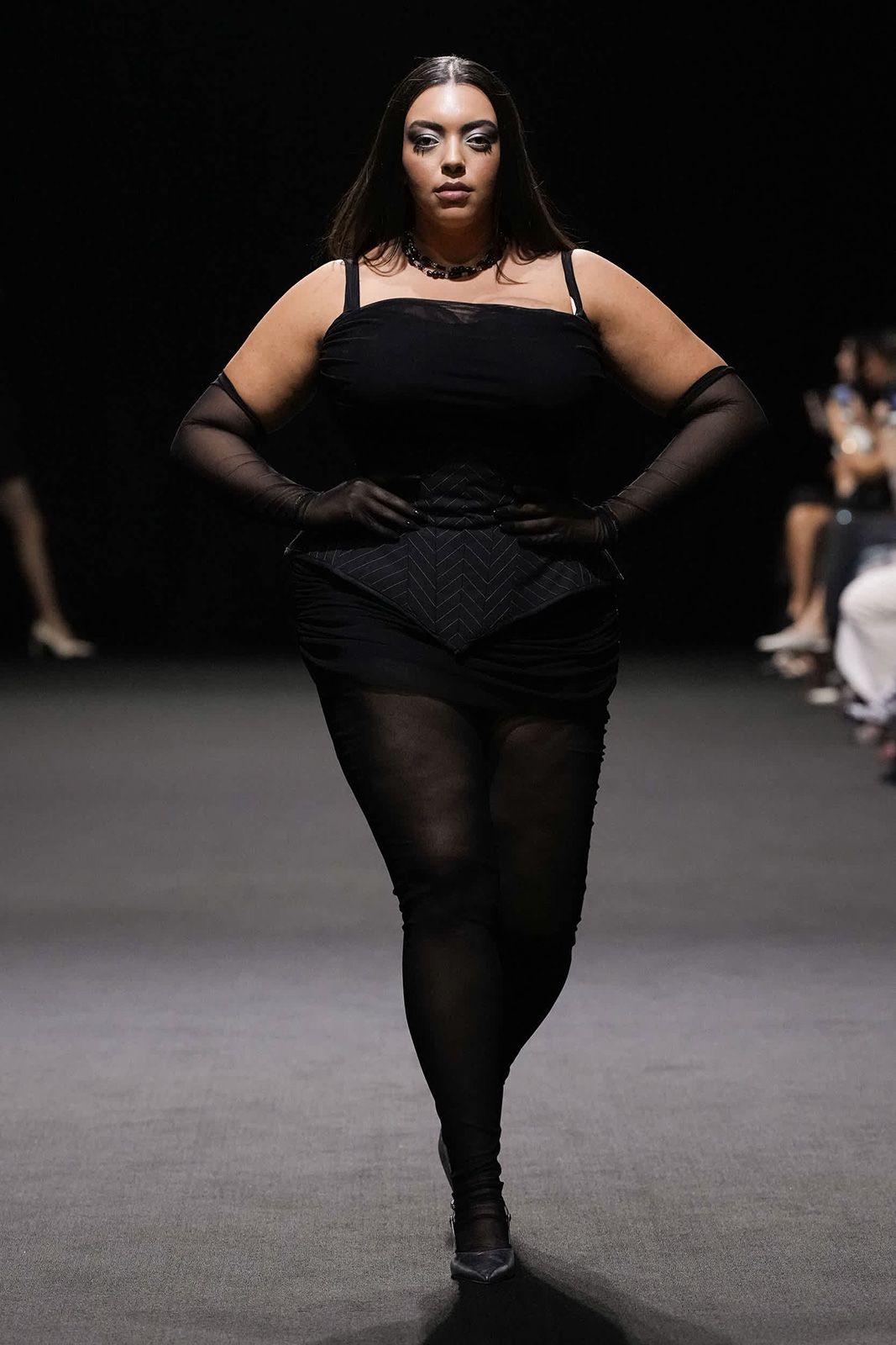 WEINSANTO_DUBAI-FASHION-WEEK_AW25-26_001.jpg
