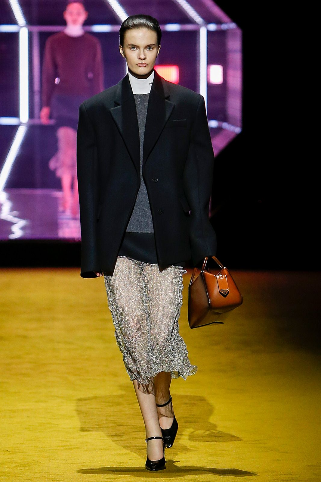 03 Prada Donna F W22.jpg
