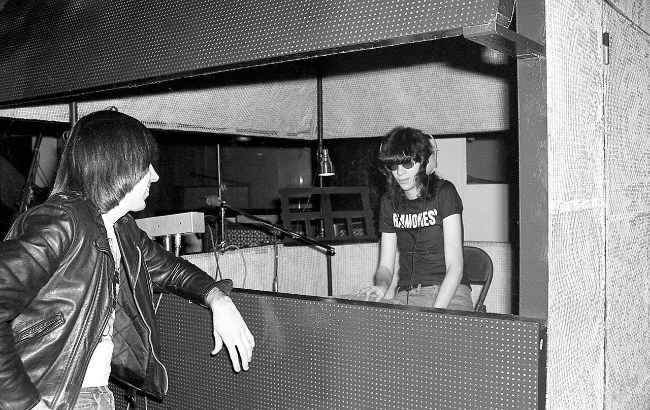 Firstthirdbooks Ramones Metalmagazine 8.jpg