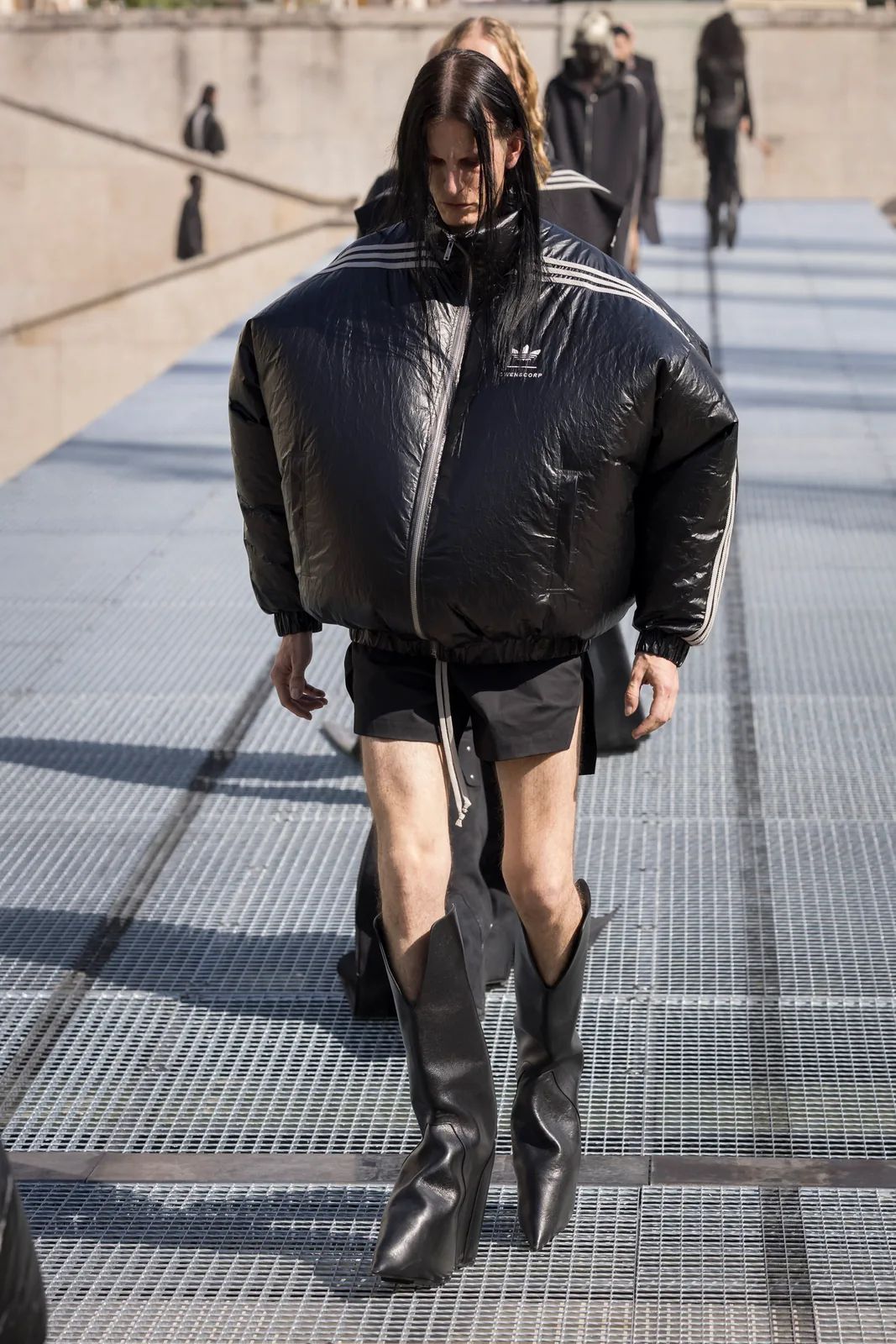 metal-trends-in-menswear-02.webp