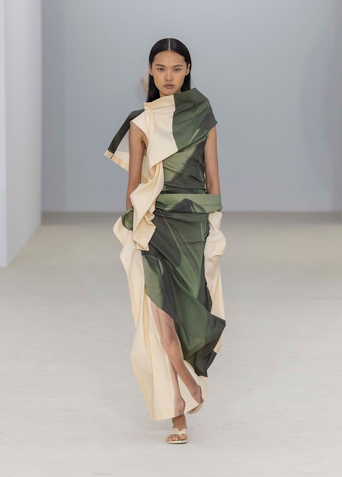 ISSEY-MIYAKE_SS26_17.jpg