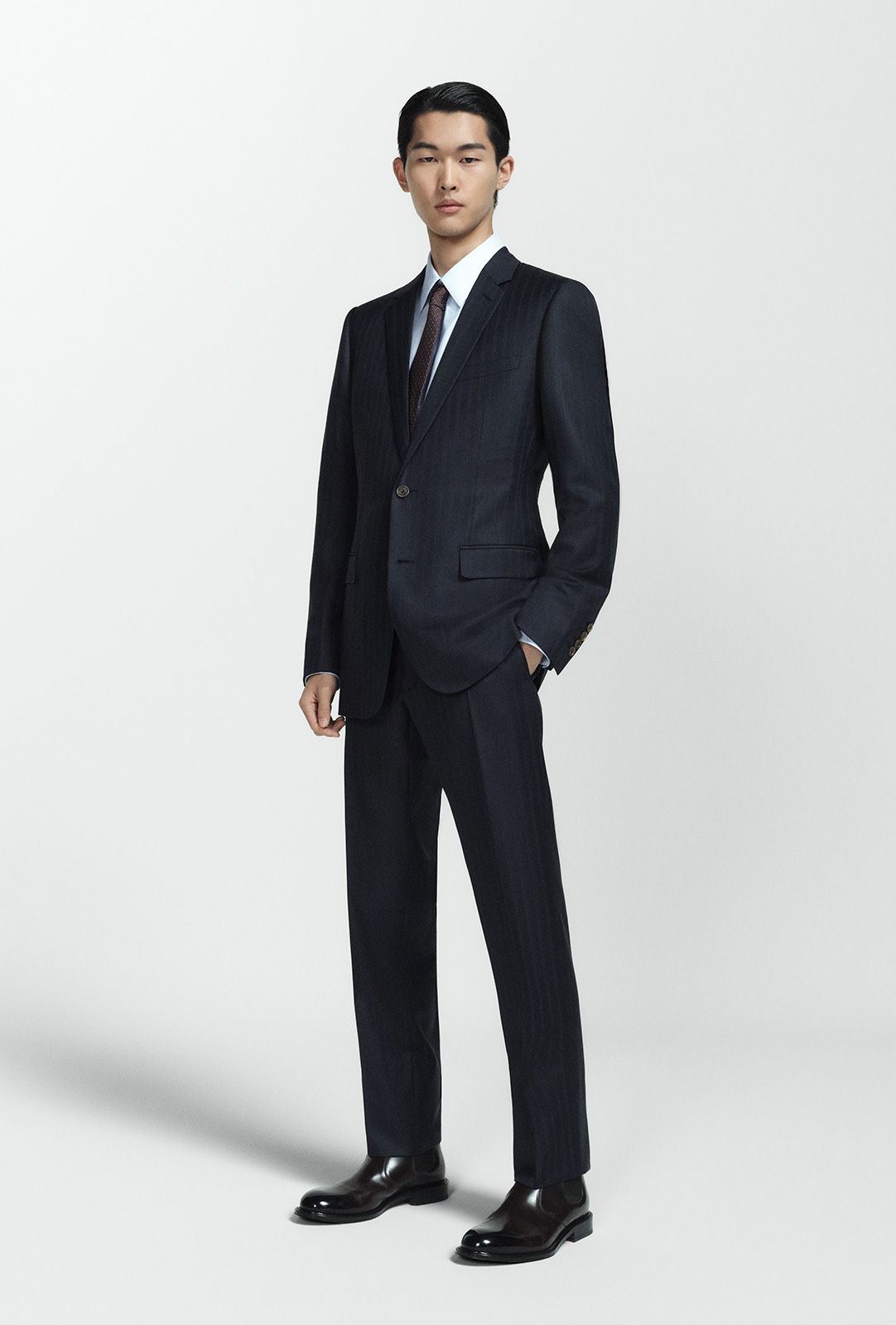 DIOR-MEN'S-SPRING-2025---TAILORING-BY-BRETT-LLOYD---LOOK-(8).jpg