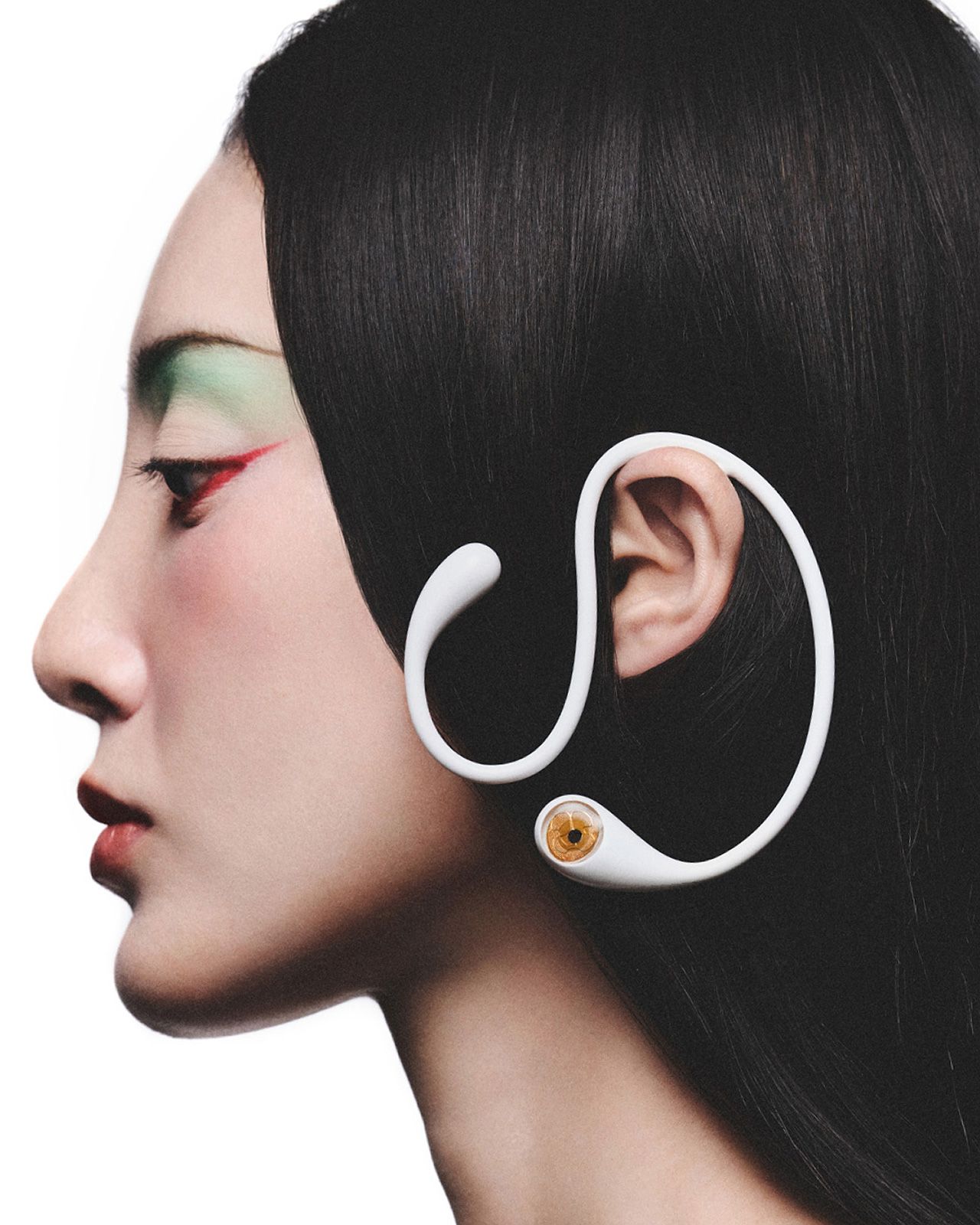 01-PRIORITY-IMAGE-ALTER-EARCUFF-IN-WHITE_NOGRAPHIC.jpg