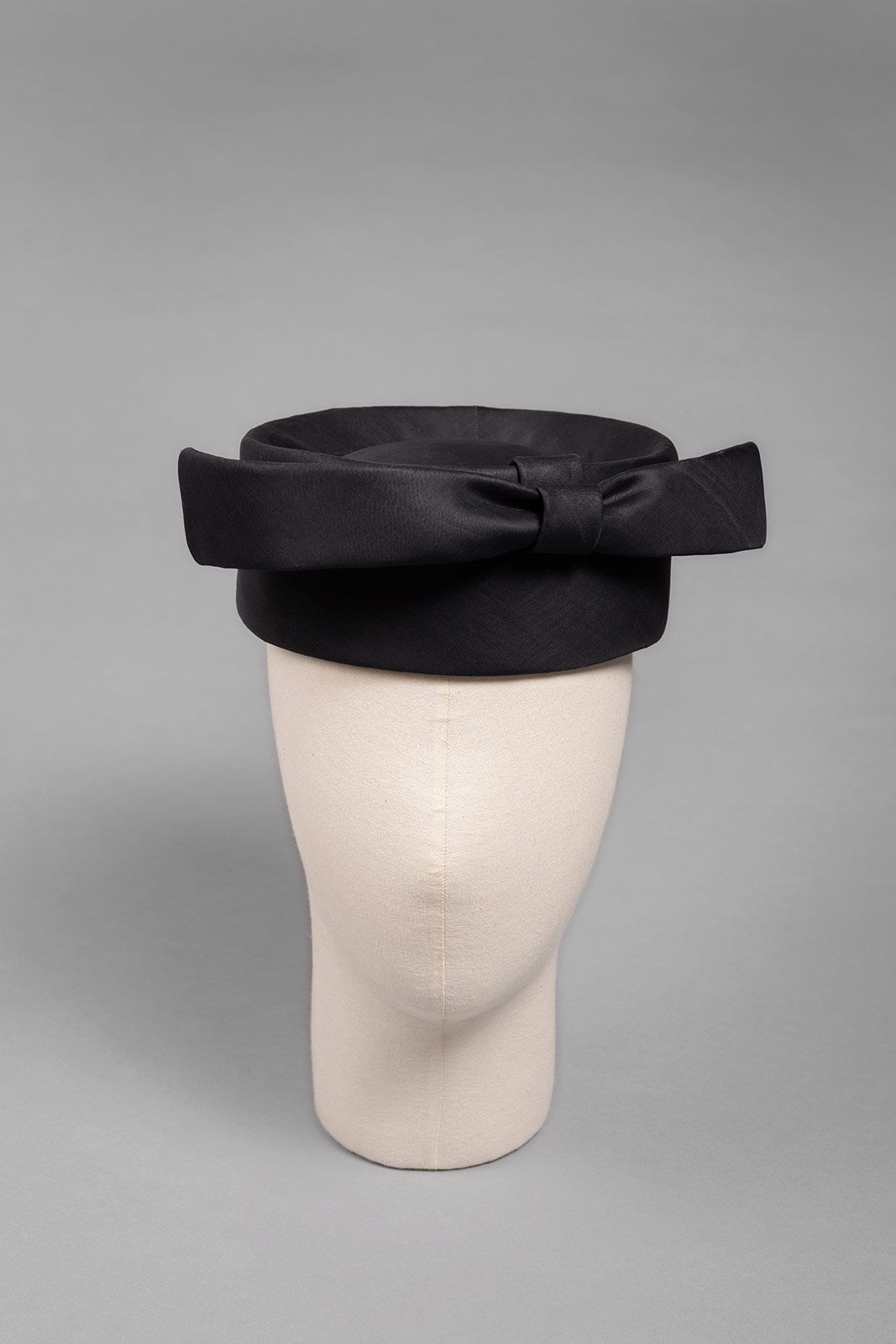 Balenciaga Laeleganciadelsombrero Metalmagazine 2.jpg