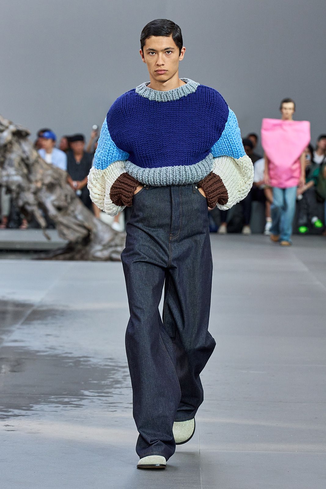 Loewe S S 2024 12.jpg