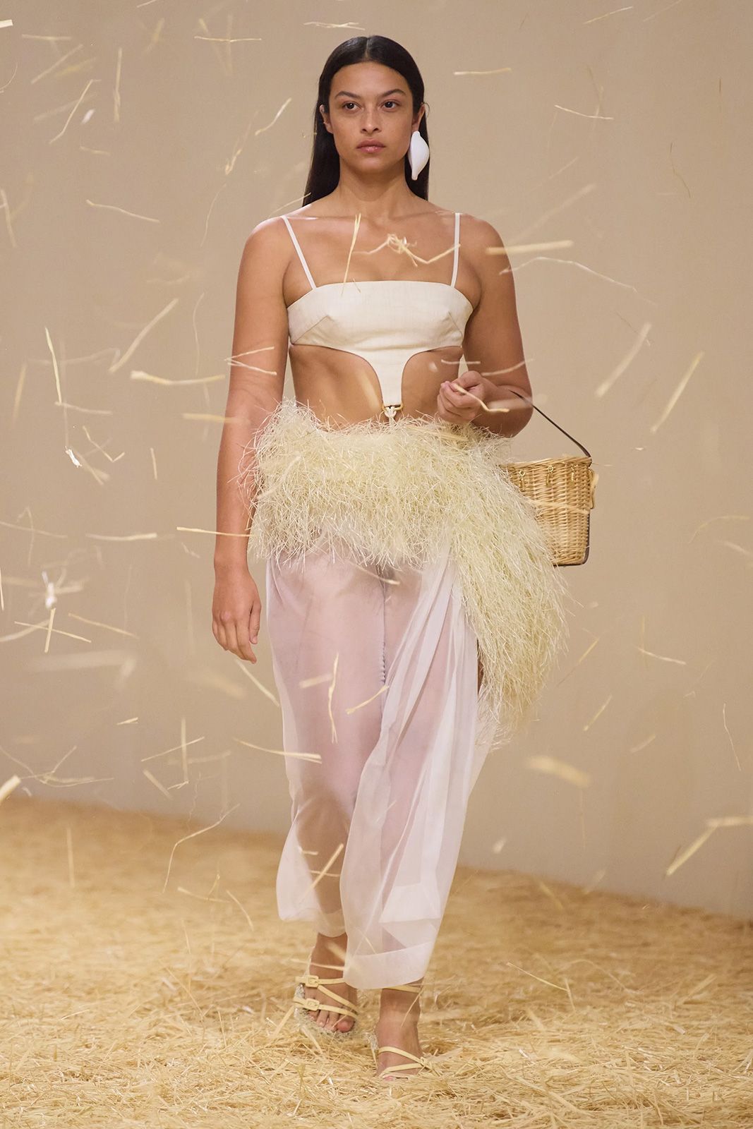 00049 Jacquemus Spring 2023 Ready to Wear Credit Gorunway.jpg