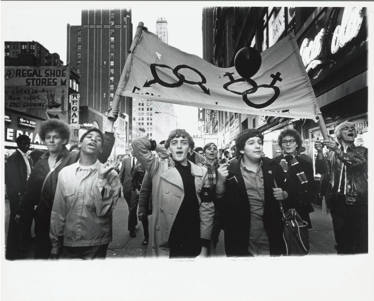 QueerLens_A-History-of-Photography_1.jpg