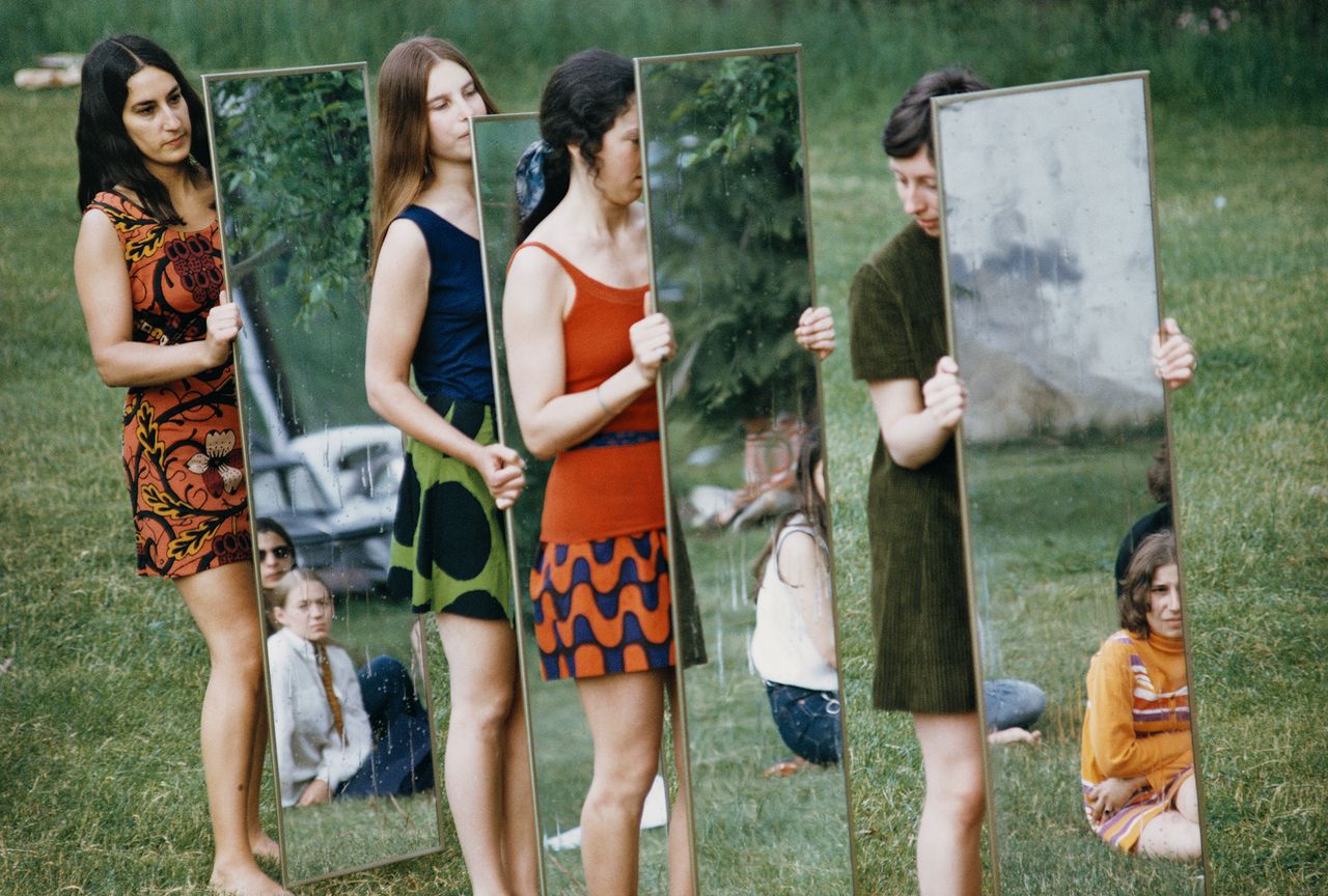 Middelheimmuseum--Joan-Jonas,-Mirror-Piece-I-&-II,-1969-2018-©-The-Artist---ARS-&-Amanda-Wilkinson-Gallery.jpg