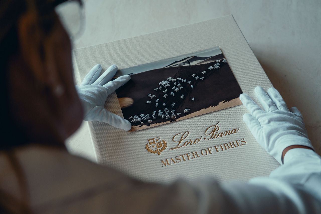 Loro_Piana_Master_of_Fibers_Book_8.jpg